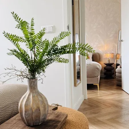 Cooth's Prestige At The Square Apartment Breda